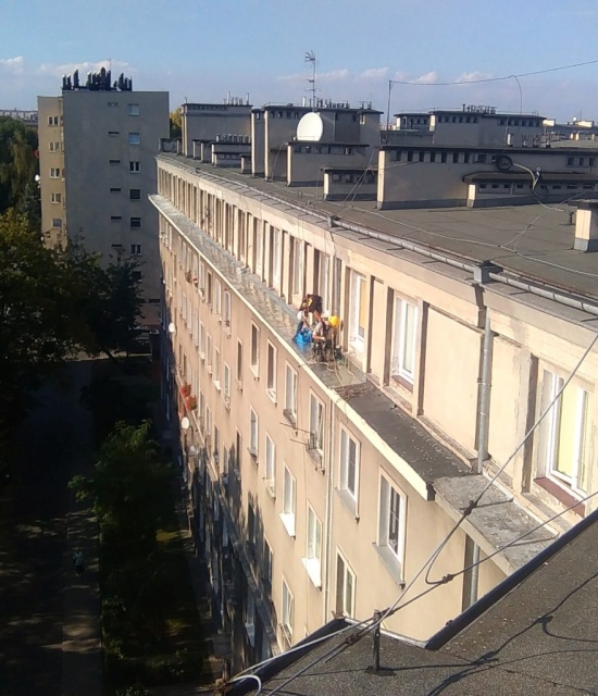 Wymiana gzymsów na budynku mieszkalnym Centrum D 1 w Krakowie